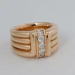 Ribbed-diamond-ring-photo-Rose-Gold