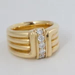 Ribbed-diamond-ring-photo-Yellow-Gold